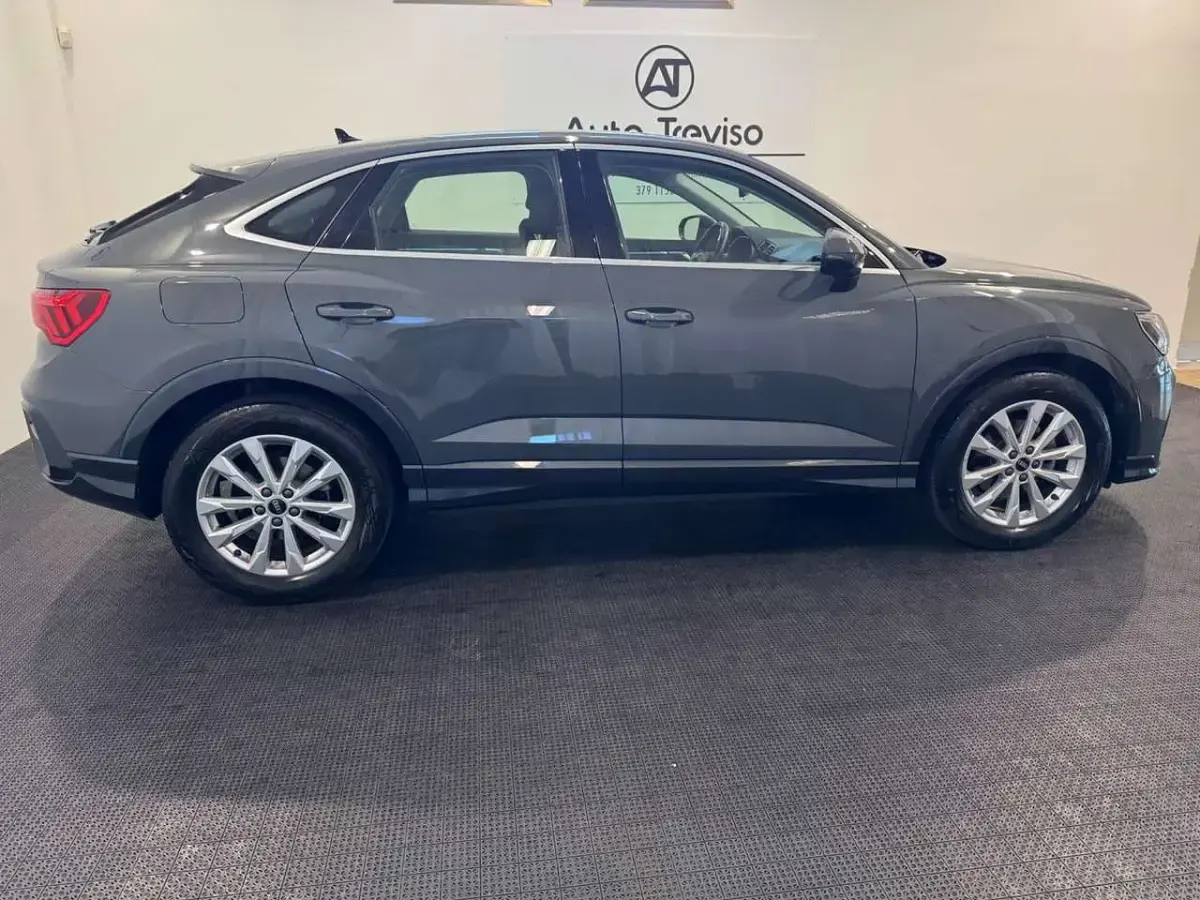Usata Audi Q3 Business Plus 150 CV (110 kW) 2022 Grigio SUV