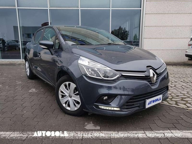 Blu/azzurro Usata 2019 Renault Clio IV Business Tre volumi | 9990 € (Buon prezzo) - Immagine 1/4