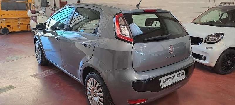 Usata Fiat Grande Punto 69 CV (50 kW) 2011 Argento metallizzato Utilitaria