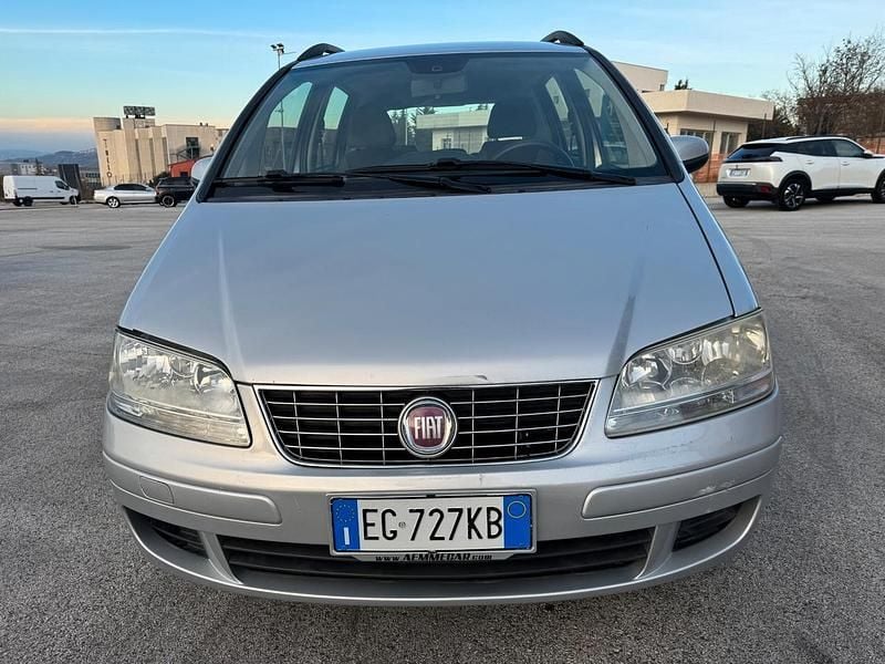 Usata Fiat Idea Emotion 120 CV (88 kW) 2011 Argento Monovolume