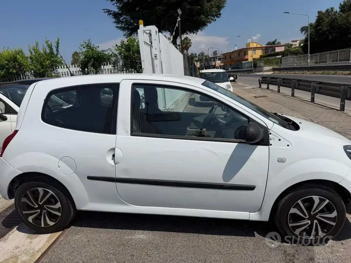 Usata Renault Twingo Dynamique 58 CV (42 kW) 2010 Bianco Utilitaria
