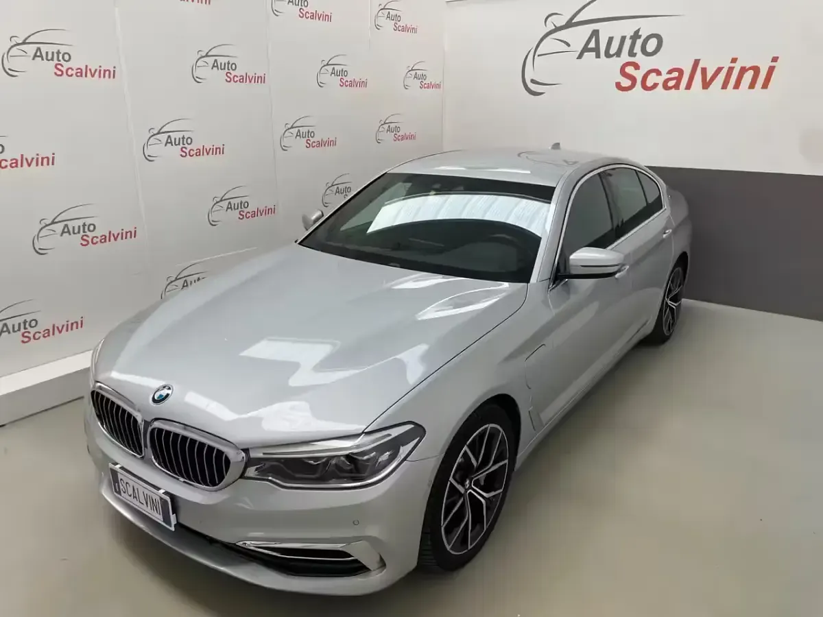 Usata BMW 530e Luxury Line 184 CV (135 kW) 2020 Argento Berlina