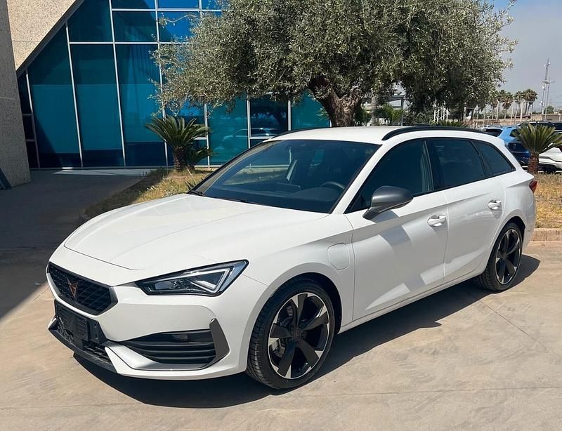 Usata Cupra Leon 150 CV (110 kW) 2023 Bianco Station wagon