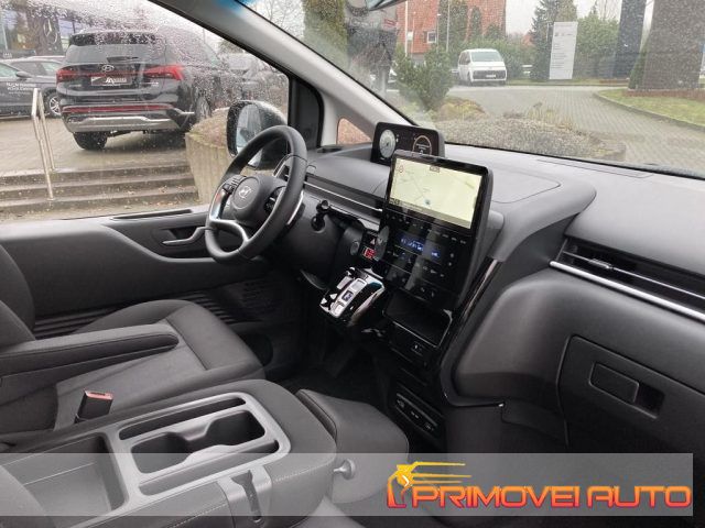 Grigio Usata 2024 Hyundai Staria Trend Monovolume | 49.100 € - Immagine 1/4