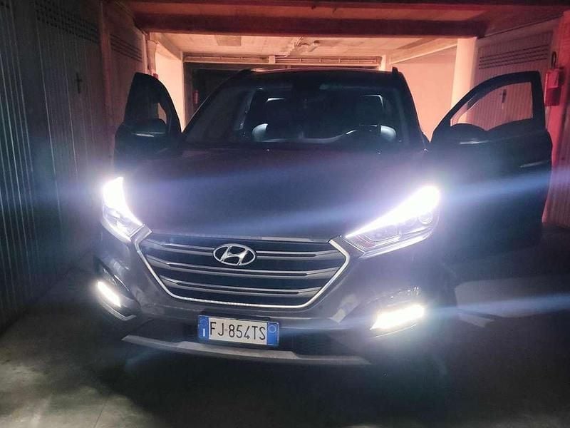 Grigio Usata 2017 Hyundai Tucson Xpossible SUV | 15.000 € (Buon prezzo) - Immagine 1/4
