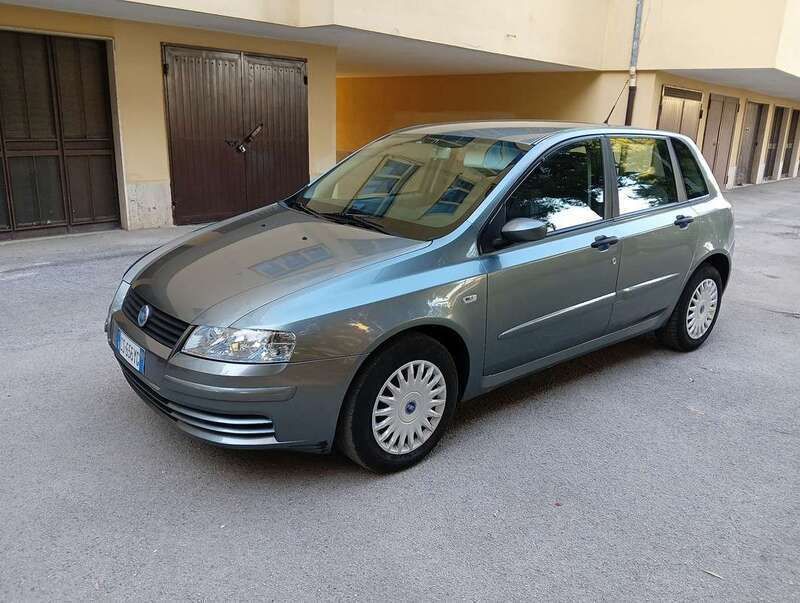 Usata 2005 Fiat Stilo Dynamic Tre volumi | 1999 € (Buon prezzo) - Immagine 1/4