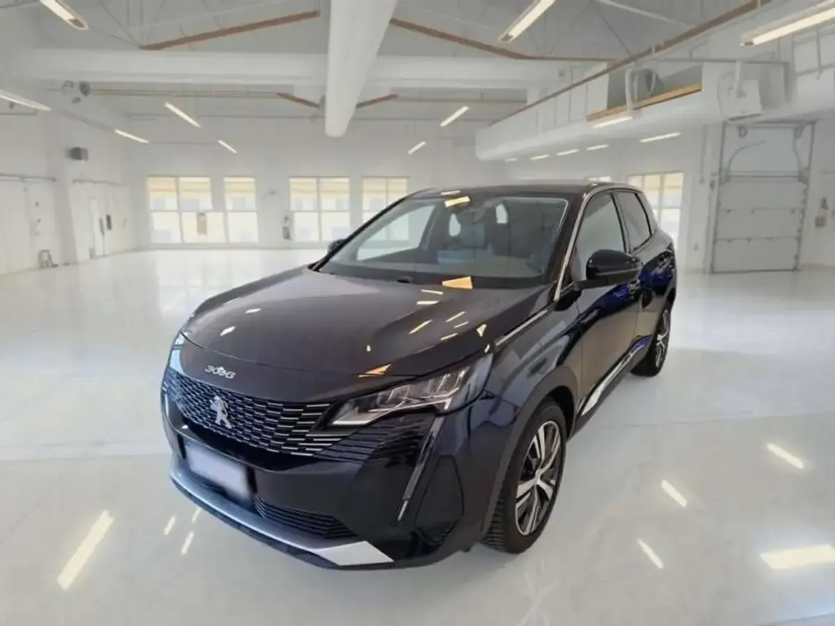 Usata Peugeot 3008 Allure 131 CV (96 kW) 2022 Nero SUV