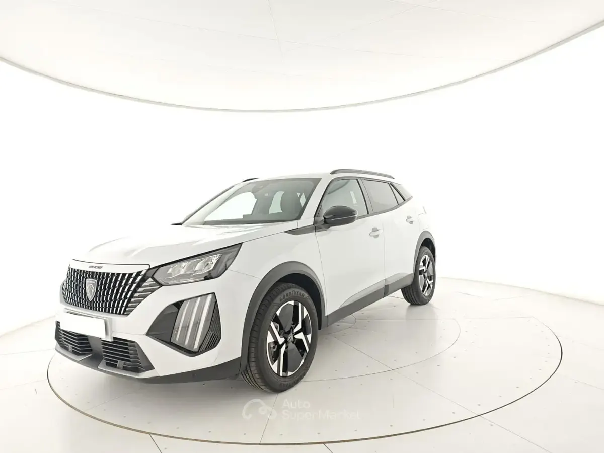 Używany Peugeot 2008 Allure 101 KM (74 kW) 2025 Biały SUV
