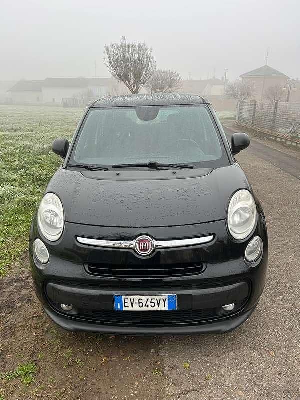 Nero Usata 2014 Fiat 500L Living Monovolume | 6800 € (Buon prezzo) - Immagine 1/4