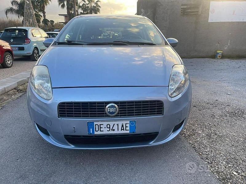 Usata Fiat Grande Punto Dynamic 77 CV (56 kW) 2007 Blu Utilitaria