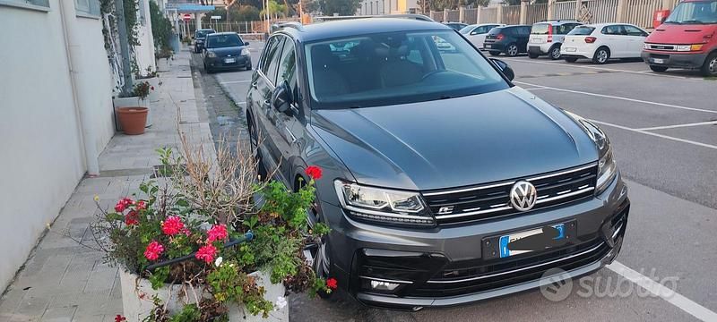 Grigio Usata 2019 VW Tiguan R-line SUV | 21.500 € (Buon prezzo) - Immagine 1/4