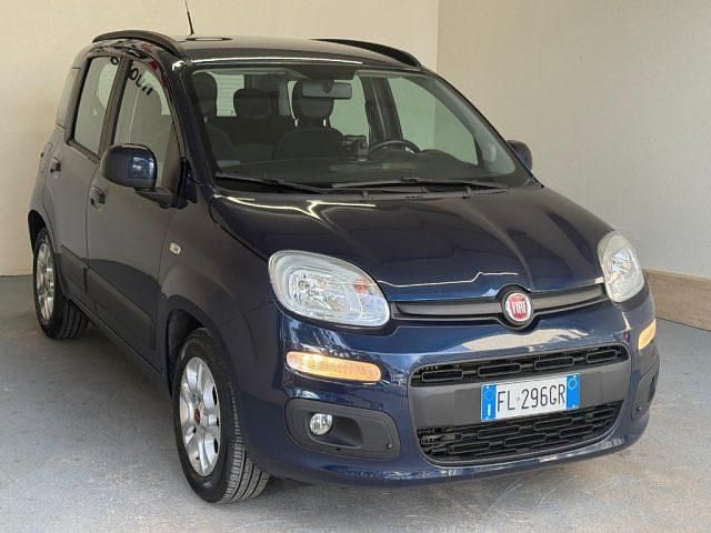 Usata Fiat Panda Lounge 95 CV (69 kW) 2017 Blu Utilitaria