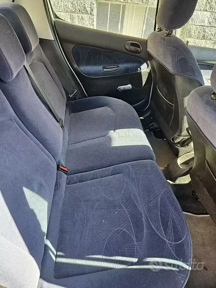 Usata Peugeot 206 75 CV (55 kW) 2002 Grigio Berlina