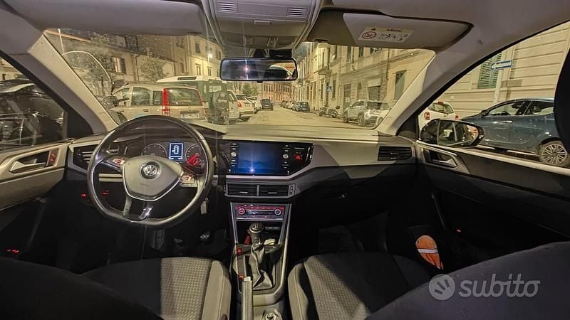 Nero Usata 2020 VW Polo Tre volumi | 14.000 € (Buon prezzo) - Immagine 1/4