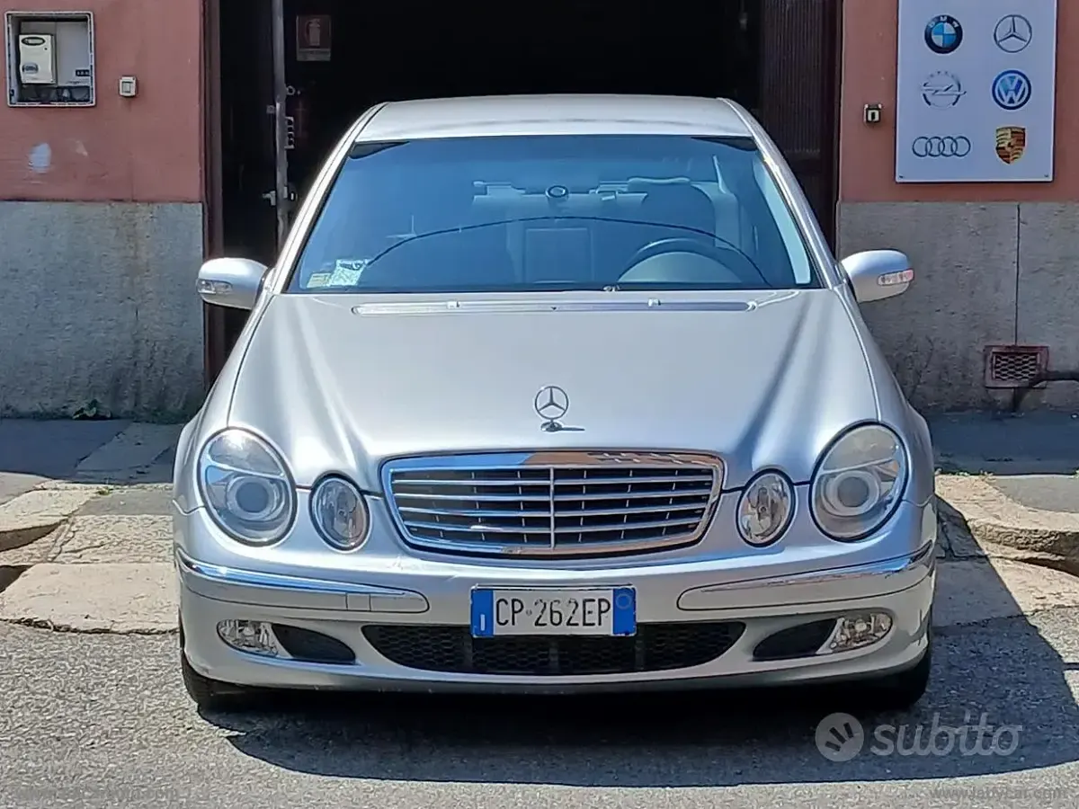 Usata Mercedes E270 Elegance 177 CV (130 kW) 2004 Other Berlina