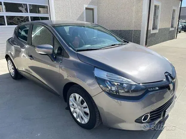 Usata Renault Clio IV 90 CV (66 kW) 2015 Grigio Berlina