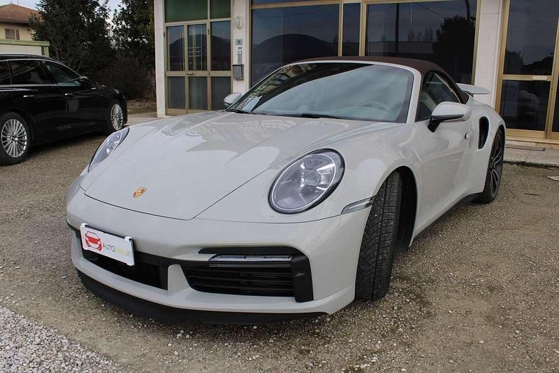 Usata Porsche 911 Turbo S Cabriolet 650 CV (478 kW) 2023 Argento Cabrio