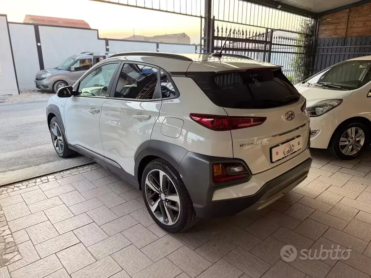 Usata Hyundai Kona Style 136 CV (100 kW) 2019 Bianco SUV