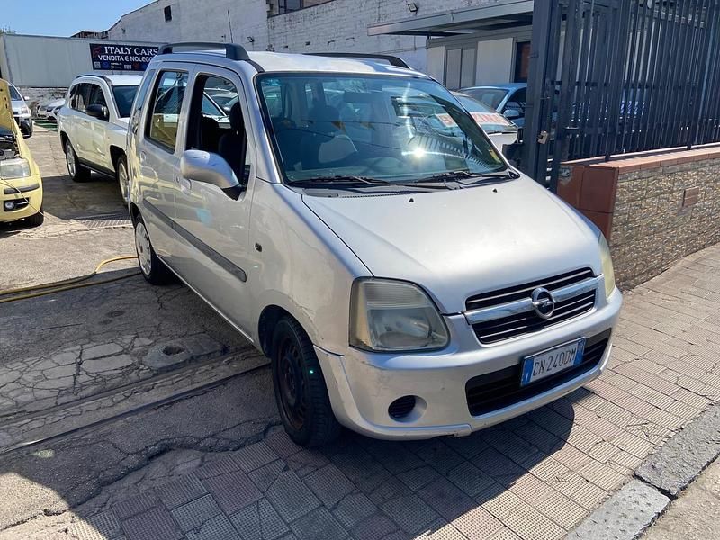 Usata Opel Agila Edition 75 CV (55 kW) 2004 Grigio Utilitaria