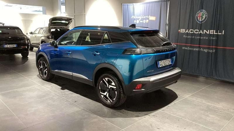 Usata Peugeot 2008 Allure 102 CV (75 kW) 2025 Blu/azzurro SUV