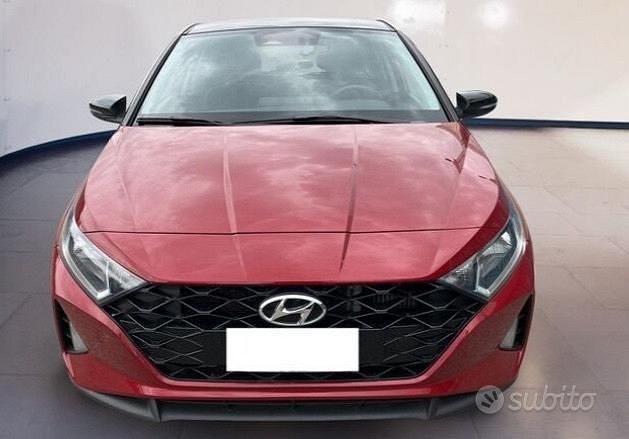 Rosso Usata 2021 Hyundai i20 Tre volumi | 14.900 € (Buon prezzo) - Immagine 1/4