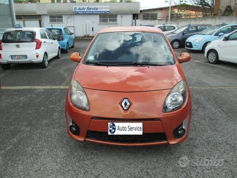 Usata Renault Twingo Initiale 76 CV (55 kW) 2008 Orange metallizzato Utilitaria