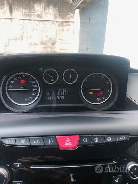 Bianco Usata 2011 Lancia Ypsilon Gold Due volumi | 5900 € (Buon prezzo) - Immagine 1/4