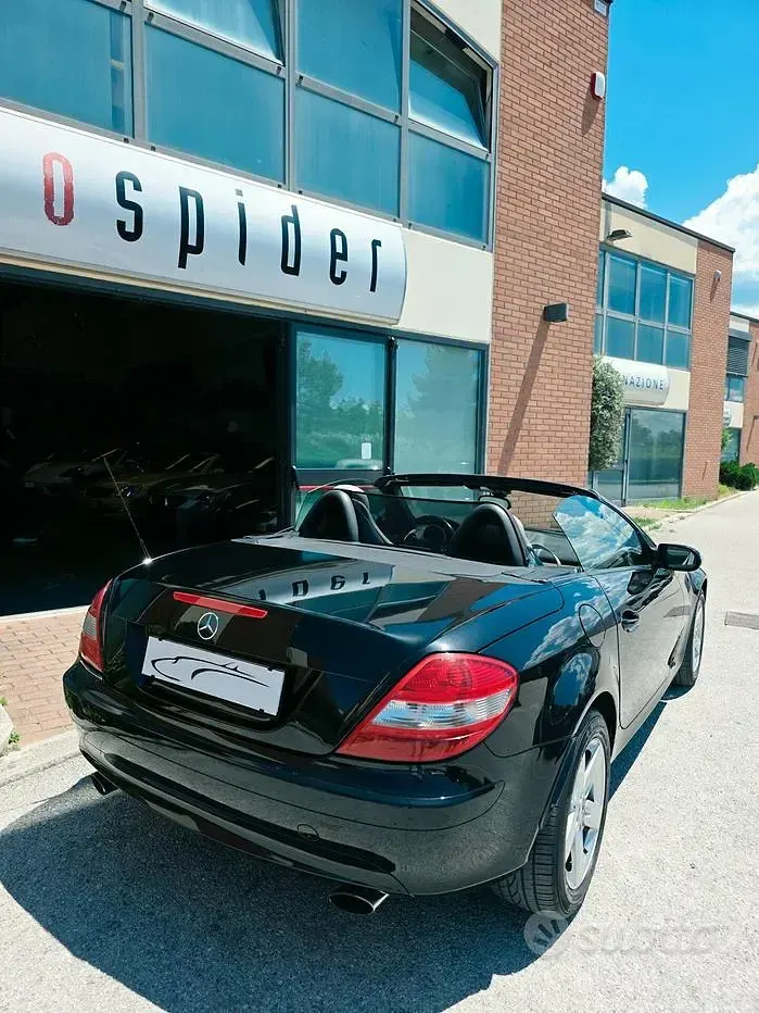 Usata Mercedes SLK200 163 CV (119 kW) 2004 Nero Cabrio