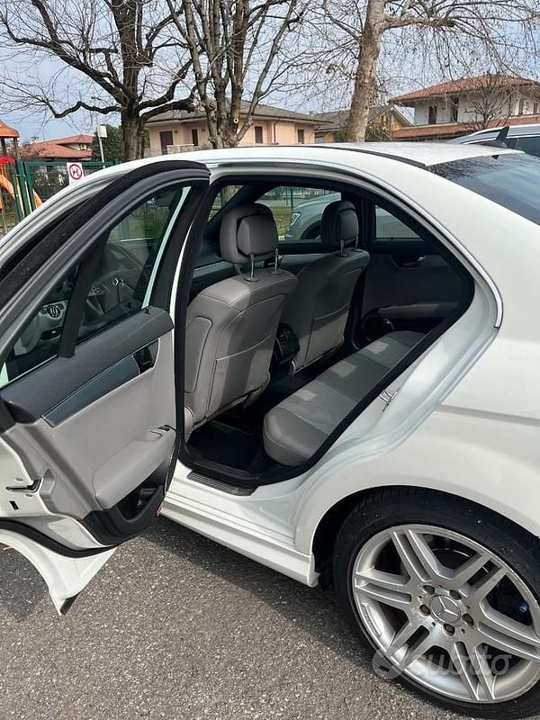 Usata Mercedes C220 Avantgarde 170 CV (125 kW) 2007 Bianco Berlina