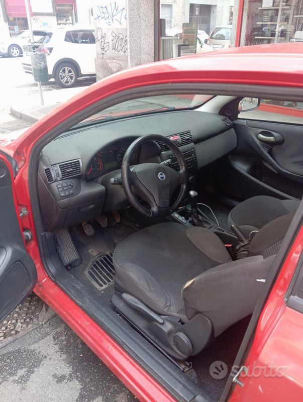 Usata Fiat Stilo 101 CV (74 kW) 2005 Rosso