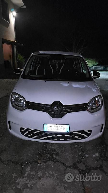 Usata Renault Twingo Urban Night 65 CV (47 kW) 2022 Bianco Utilitaria
