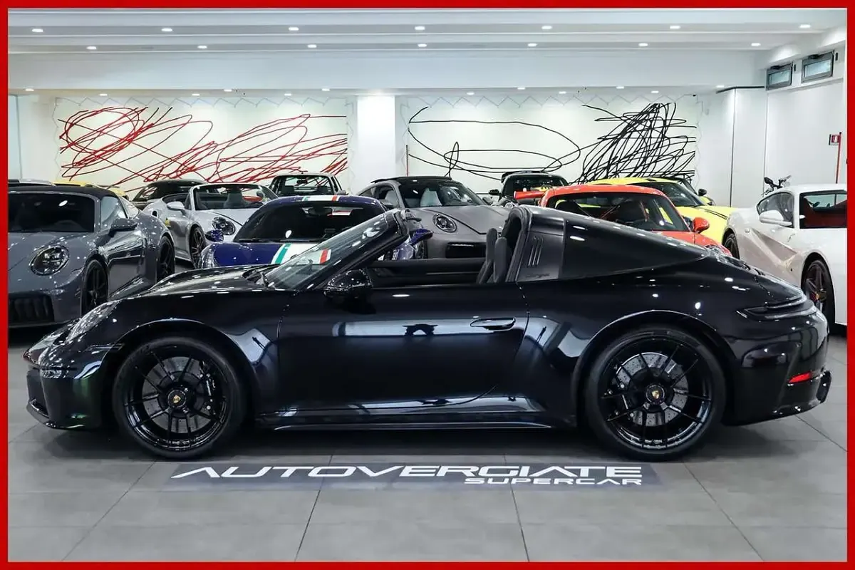 Usata Porsche 992 541 CV (397 kW) 2025 Nero Cabrio