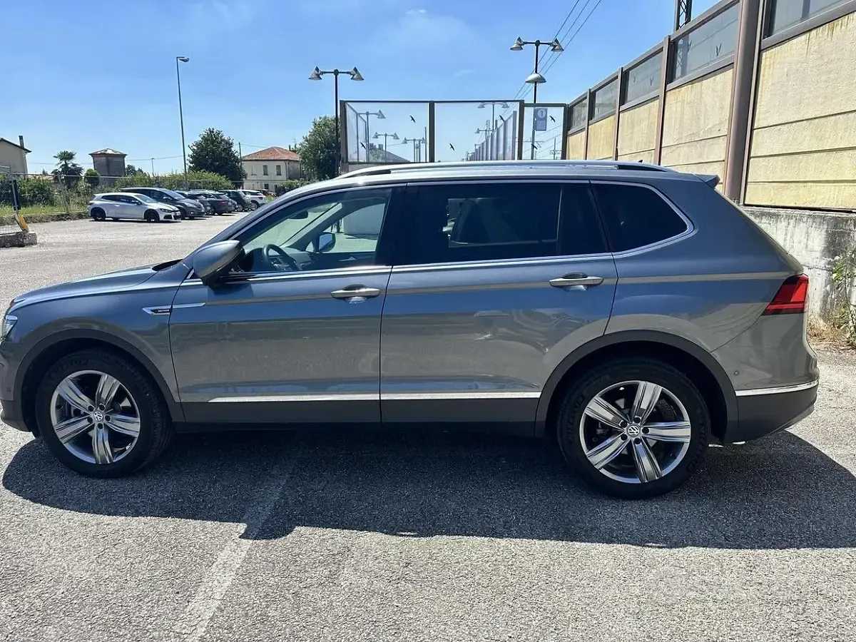 Usata VW Tiguan Allspace 190 CV (139 kW) 2020 Grigio SUV