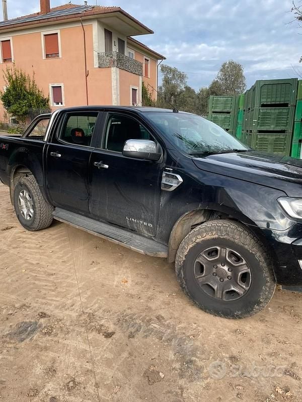 Usata Ford Ranger 160 CV (117 kW) 2017 Nero Pick-up