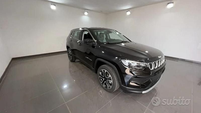 Nero Usata 2024 Jeep Compass Altitude SUV | 28.990 € (Buon prezzo) - Immagine 1/4