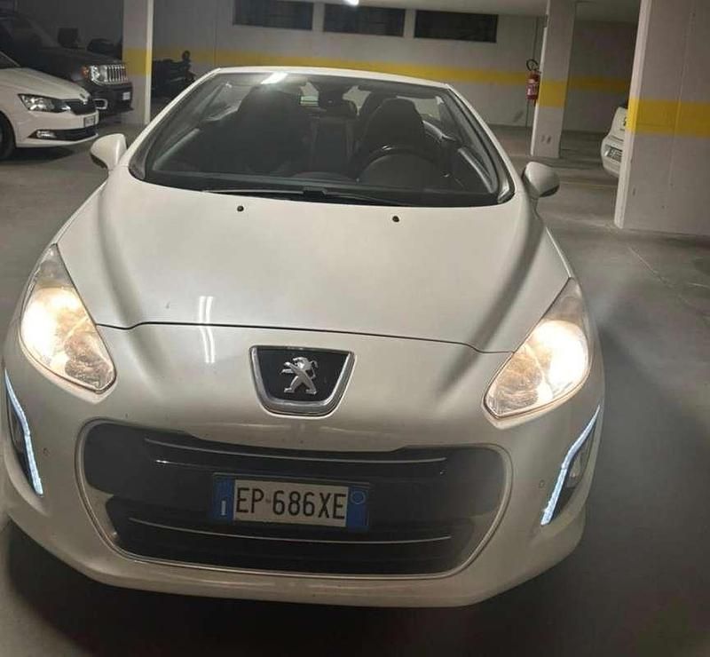 Usata Peugeot 308 CC Allure 111 CV (81 kW) 2013 Bianco Cabrio