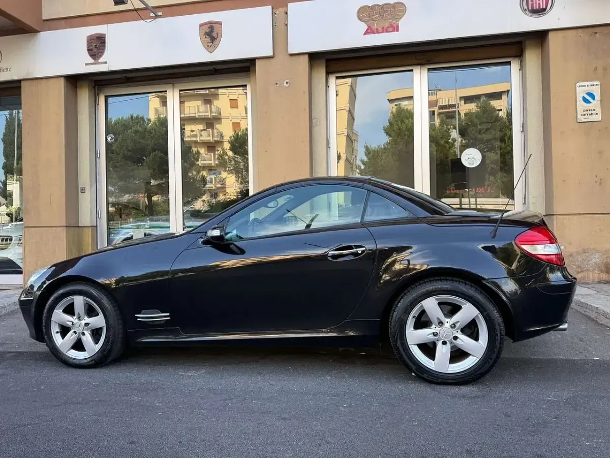 Usata Mercedes SLK280 Chrome 231 CV (169 kW) 2007 Nero Cabrio