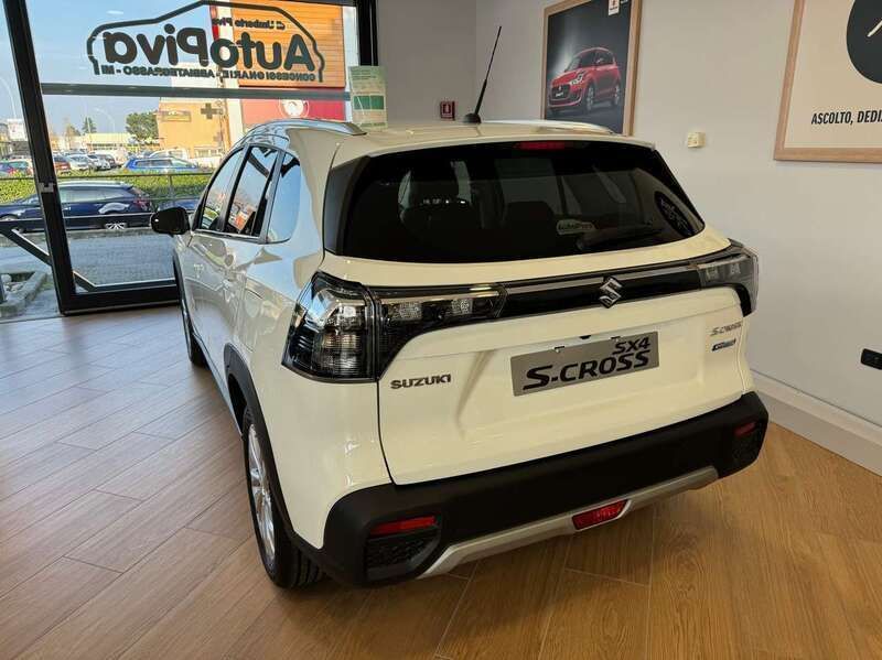 Usata Suzuki SX4 S-Cross 129 CV (94 kW) 2024 Bianco santorini SUV