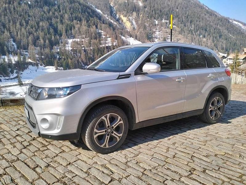 Usata Suzuki Vitara 120 CV (88 kW) 2016 Argento SUV