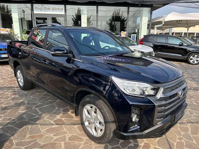 Nuova Ssangyong (KGM) Rexton 203 CV (149 kW) 2025 Blu/azzurro SUV