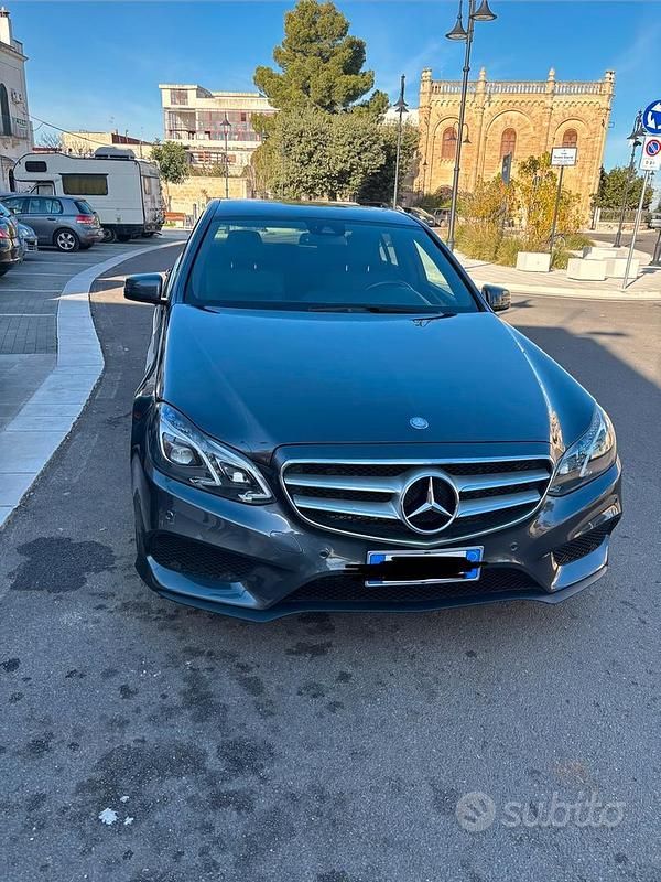 Usata Mercedes E200 136 CV (100 kW) 2015 Grigio Berlina