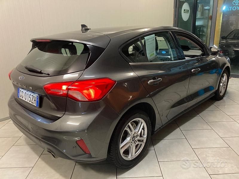 Usata Ford Focus 120 CV (88 kW) 2021 Grigio Berlina
