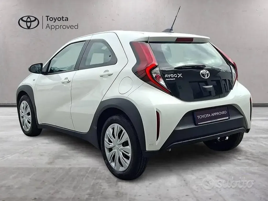Usata Toyota Aygo X Active 72 CV (52 kW) 2022 Bianco SUV