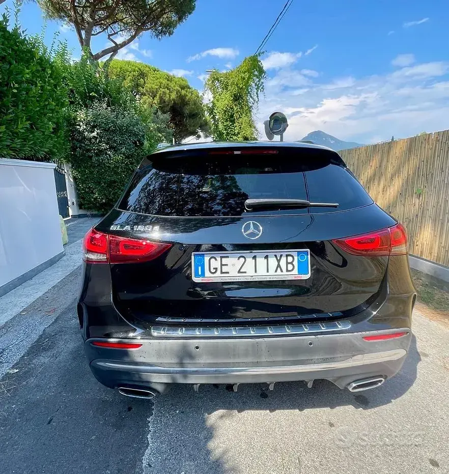 Usata Mercedes GLA180 Executive 116 CV (85 kW) 2021 Nero SUV