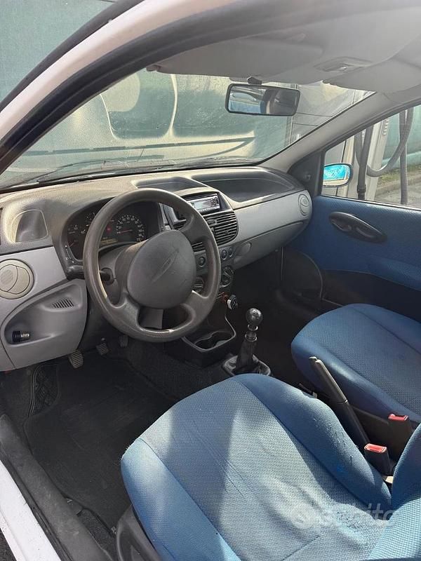 Usata Fiat Punto 2003 Bianco Utilitaria
