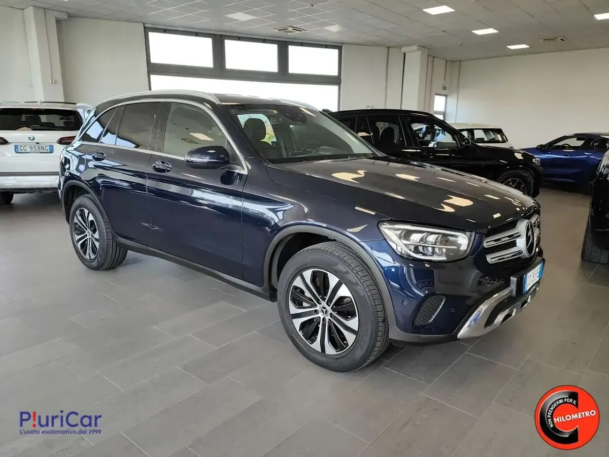 Usata Mercedes GLC300 211 CV (155 kW) 2020 Blu/azzurro SUV