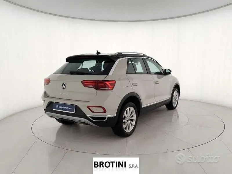 Usata VW T-Roc Style 150 CV (110 kW) 2023 Grigio SUV