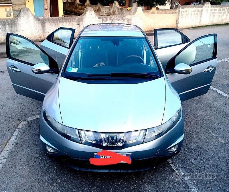 Usata Honda Civic 140 CV (102 kW) 2006 Grigio Berlina