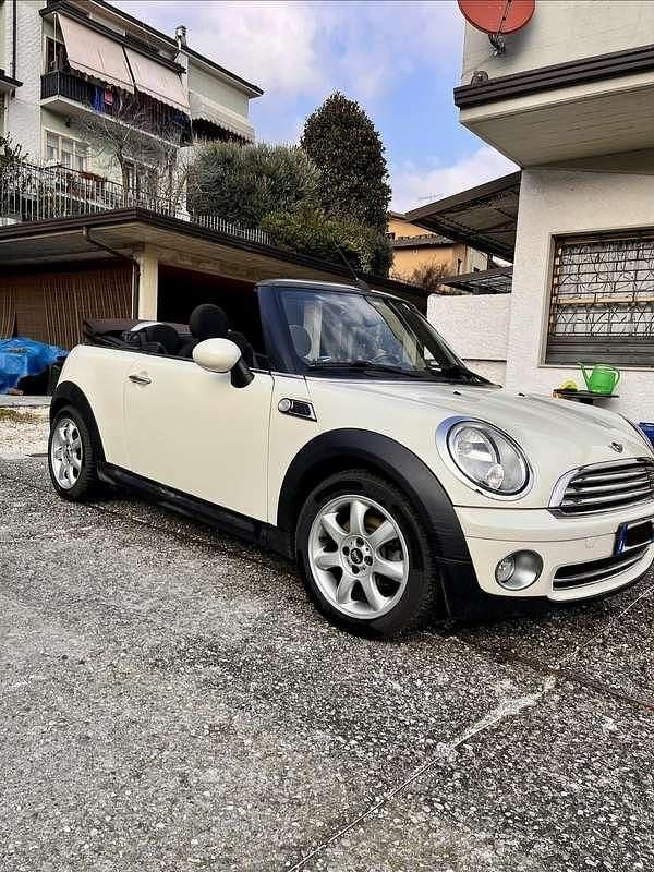 Usata Mini Cooper Cabriolet 122 CV (89 kW) 2010 Cabrio