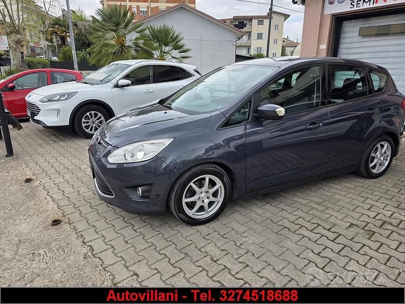 Begagnad Ford C-MAX 95 HK (69 kW) 2012 Svart Minibuss